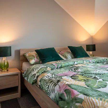 Zielone Wzgorza Couette-café Chojnice